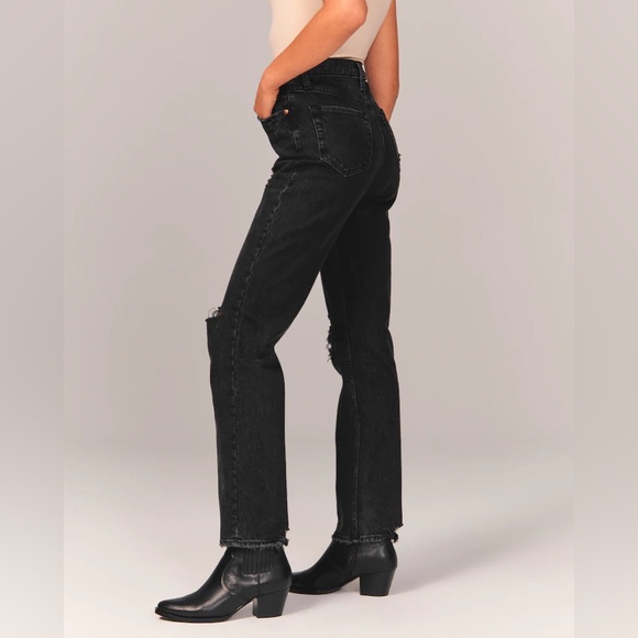 Abercrombie and Fitch Women’s black jeans. Size 28 long new with tags - Picture 3 of 4